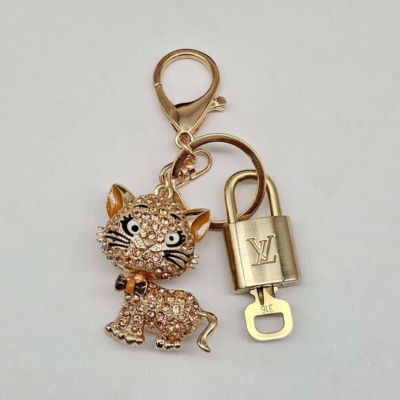Authentic Louis Vuitton Lock & Key with unbranded Cat Rhinestone Bagcharm 111525 - Picture 1 of 7